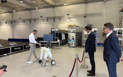 Staatssekretär Schnorr informiert sich im Fraunhofer IML über Silicon Economy